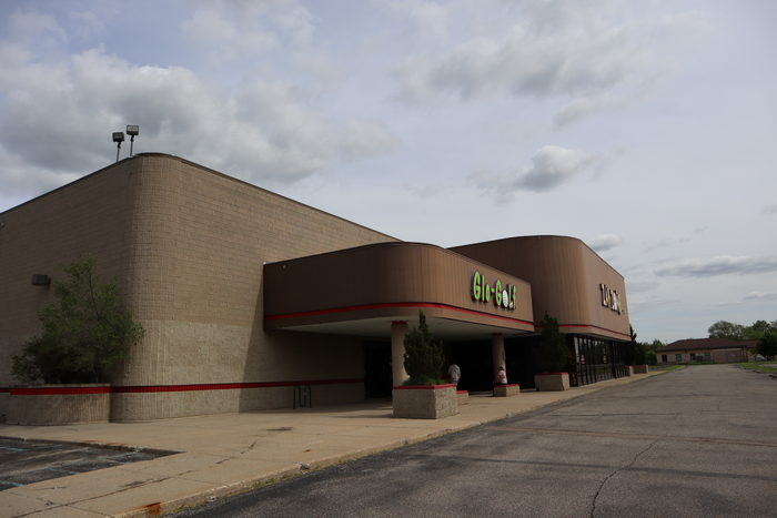 Elmwood Plaza 8 Theatres - May 22 2022